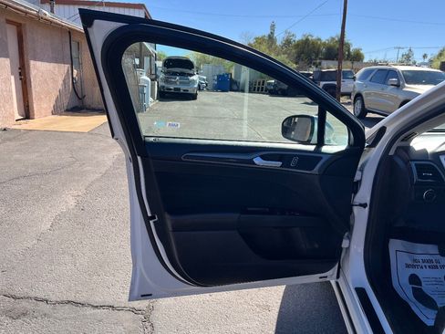 Used 2013 Ford Fusion SE image 25