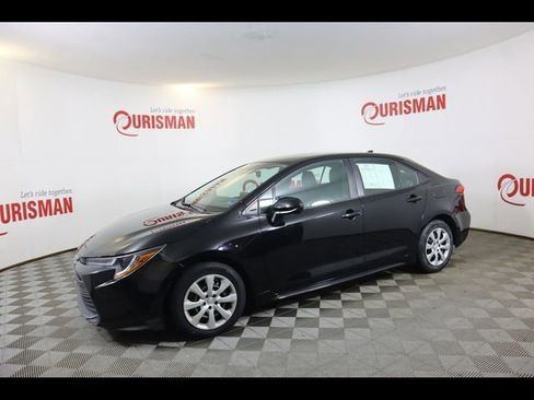Used 2023 Toyota Corolla LE image 6