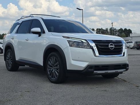Used 2025 Nissan Pathfinder SL w/ SL Premium Package image 7
