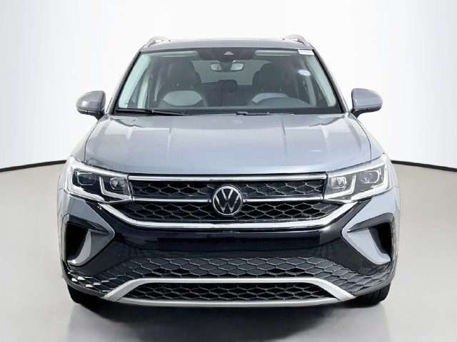 Used 2023 Volkswagen Taos SEL AWD/4WD image 2