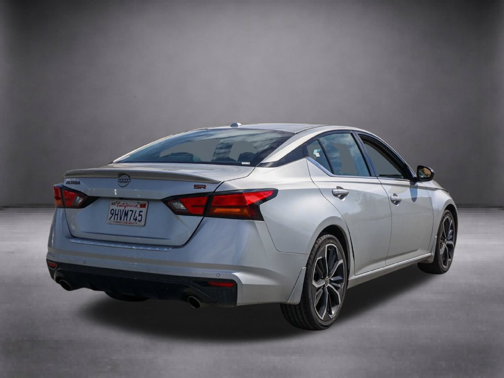 Used 2023 Nissan Altima 2.5 SR FWD image 4