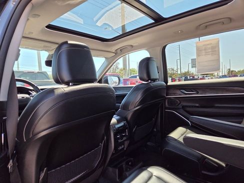 Used 2022 Jeep Grand Cherokee L Limited image 21