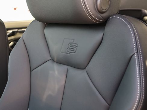 Used 2025 Audi Q3 2.0T Premium w/ Convenience Package image 24