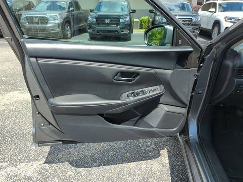 Used 2024 Nissan Sentra S FWD image 17