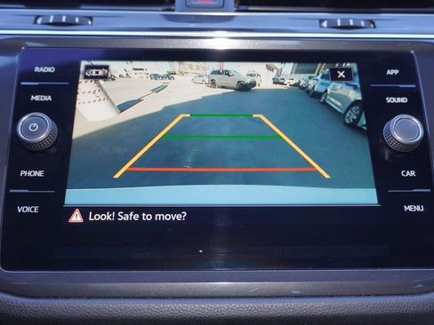 Used 2023 Volkswagen Tiguan SE image 17