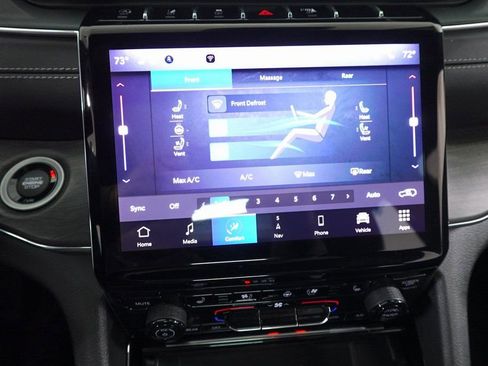 Used 2024 Jeep Grand Cherokee Overland w/ Luxury Tech Group IV image 20