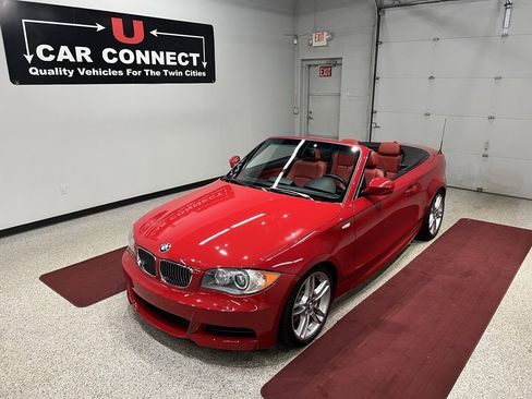 Used 2010 BMW 135i Convertible w/ Premium Pkg image 3