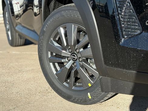 New 2026 Nissan Pathfinder SV image 4