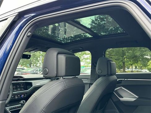 Certified 2025 Audi Q3 2.0T Premium Plus w/ Premium Plus Package image 19