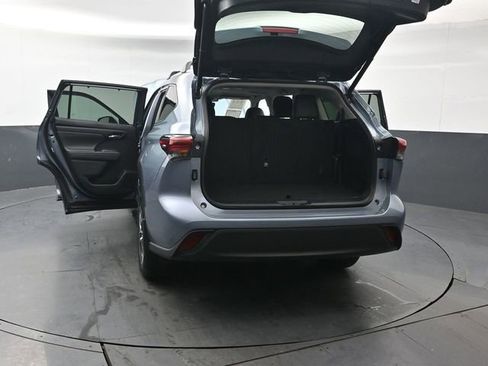 Used 2022 Toyota Highlander XLE image 57