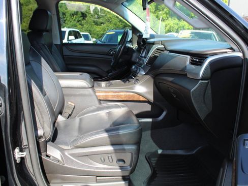 Used 2019 Chevrolet Suburban LT AWD/4WD image 11