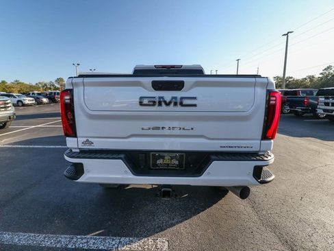 Used 2024 GMC Sierra 2500 Denali Ultimate image 8