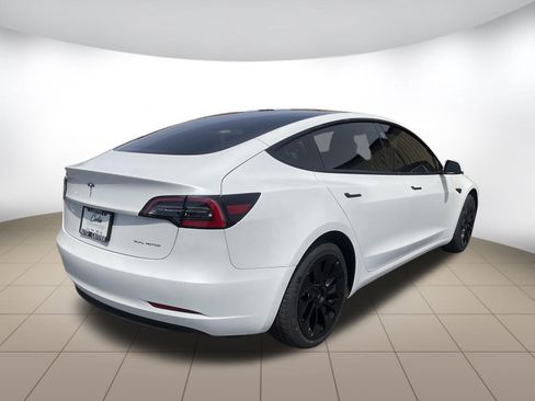 Used 2022 Tesla Model 3 Long Range AWD/4WD image 3