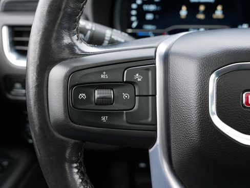 Used 2023 GMC Yukon SLT image 31