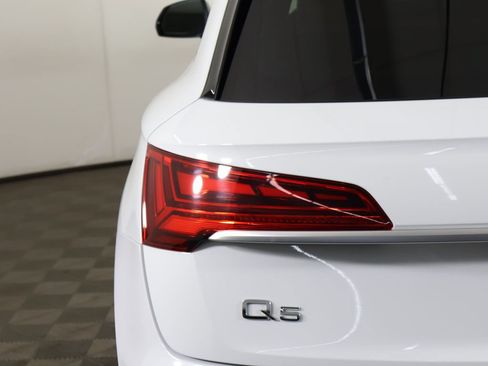 Used 2022 Audi Q5 2.0T Premium Plus w/ Premium Plus Package AWD/4WD image 16