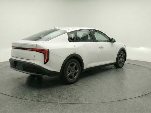 Used 2025 Kia K4 FWD image 9