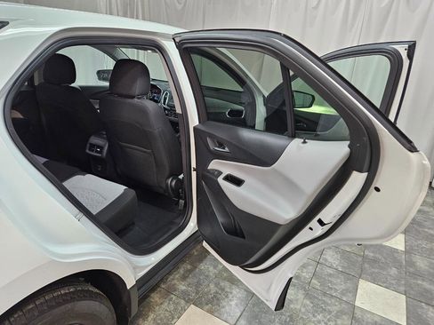 Used 2024 Chevrolet Equinox LS w/ LS Convenience Package FWD image 12