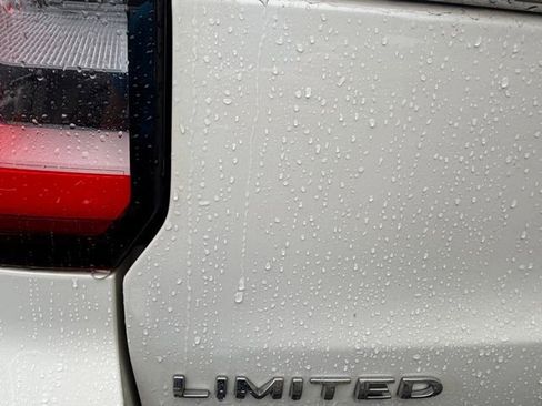 Used 2024 Ford Expedition Max Limited AWD/4WD image 11