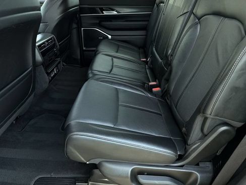 Used 2024 Jeep Wagoneer Series II w/ Flexible Seating Group AWD/4WD image 19