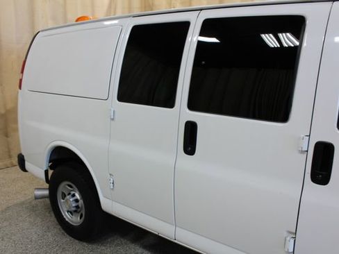 Used 2008 Chevrolet Express 3500 image 13