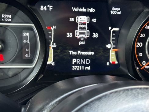 Used 2025 Jeep Wrangler Unlimited Rubicon AWD/4WD image 26
