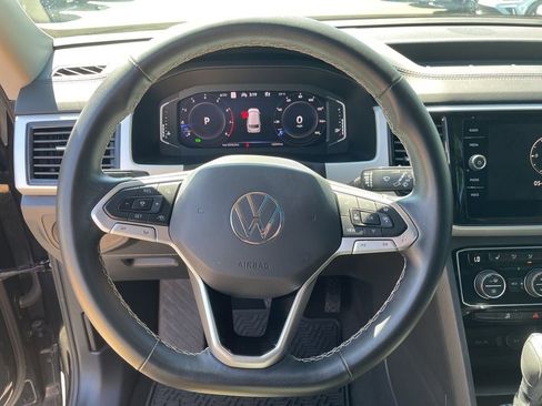Certified 2022 Volkswagen Atlas SEL AWD/4WD image 19