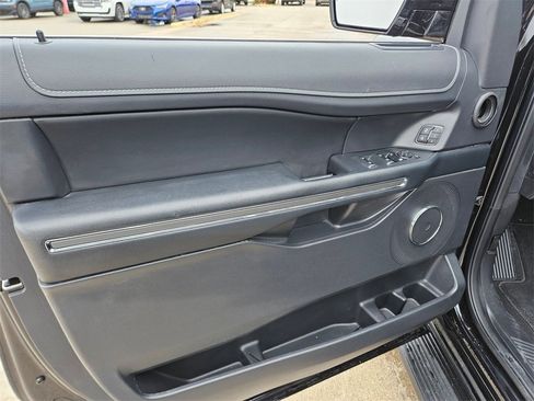 Used 2024 Ford Expedition XLT image 15