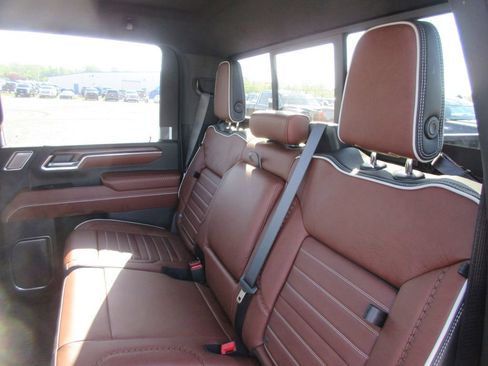New 2026 GMC Sierra 3500 Denali Ultimate AWD/4WD image 13
