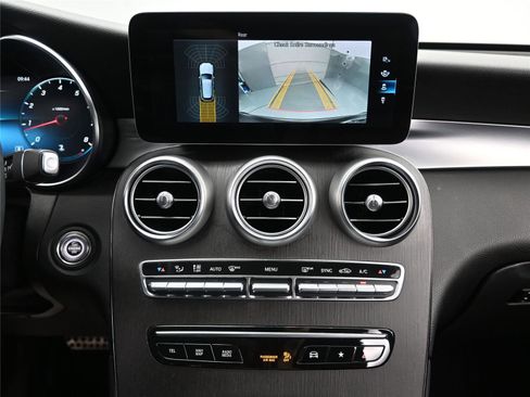 Used 2021 Mercedes-Benz GLC 300 4MATIC image 6