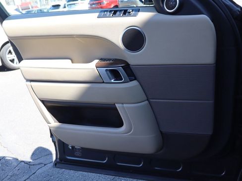 Used 2014 Land Rover Range Rover Sport HSE image 9