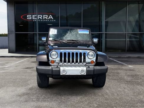 Used 2013 Jeep Wrangler Unlimited Sahara w/ Mopar Chrome Edition Group AWD/4WD image 8
