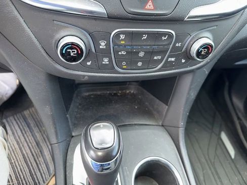 Used 2019 Chevrolet Equinox LT AWD/4WD image 10