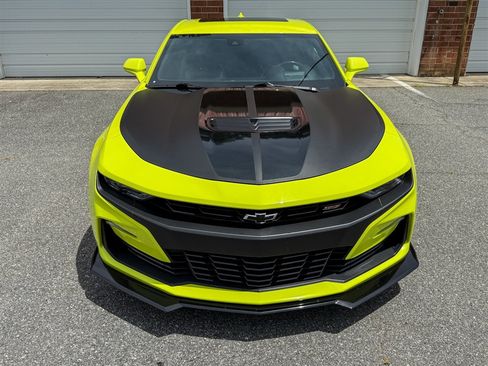 Used 2021 Chevrolet Camaro SS RWD image 11