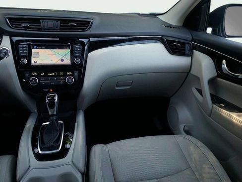 Used 2018 Nissan Rogue Sport SL w/ SL Premium Package AWD/4WD image 22