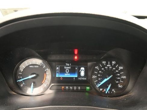 Used 2018 Ford Explorer XLT AWD/4WD image 18