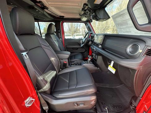 New 2026 Jeep Wrangler Unlimited Sahara AWD/4WD image 24