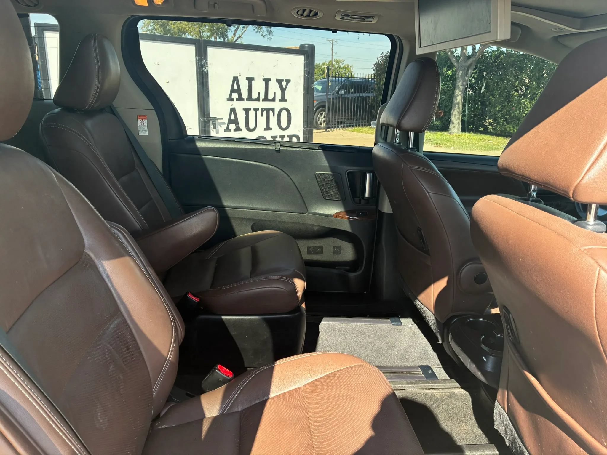 Used 2019 Toyota Sienna Limited Premium FWD image 20