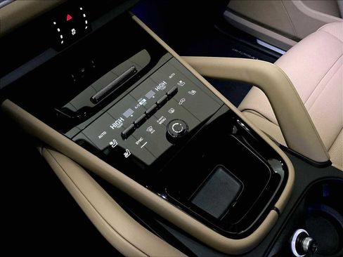 New 2026 Porsche Cayenne Coupe image 18