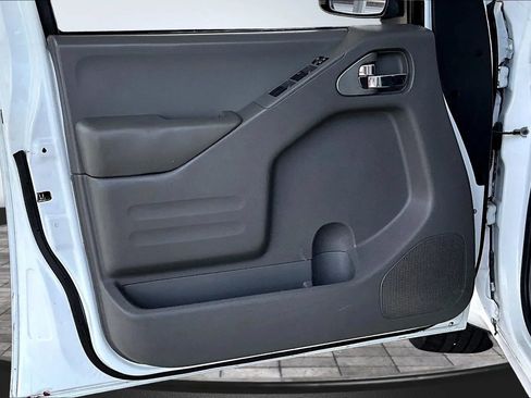 Used 2019 Nissan Frontier SV RWD image 18