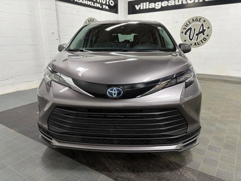 Used 2021 Toyota Sienna LE image 7
