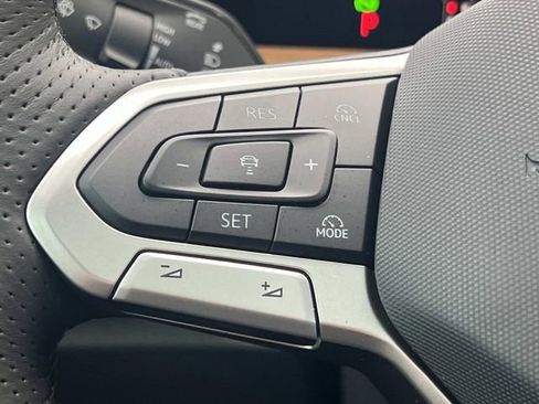 New 2026 Volkswagen Tiguan SEL R-Line AWD/4WD image 16