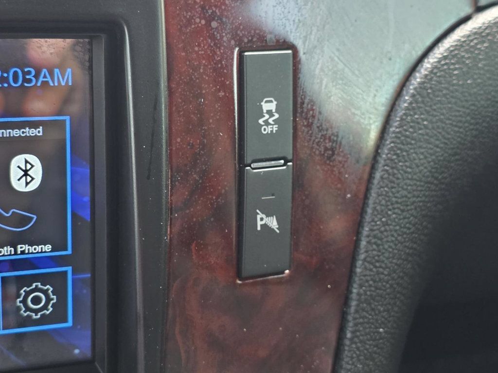 Used 2014 Cadillac Escalade Luxury RWD image 21
