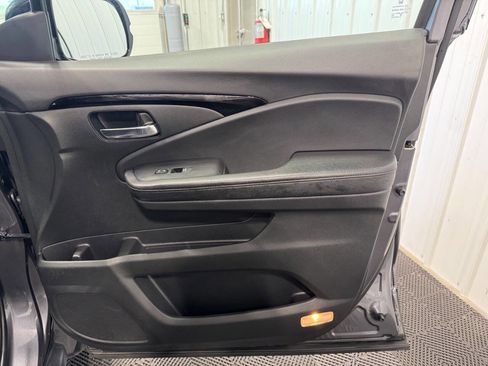 Used 2019 Honda Pilot Touring image 22