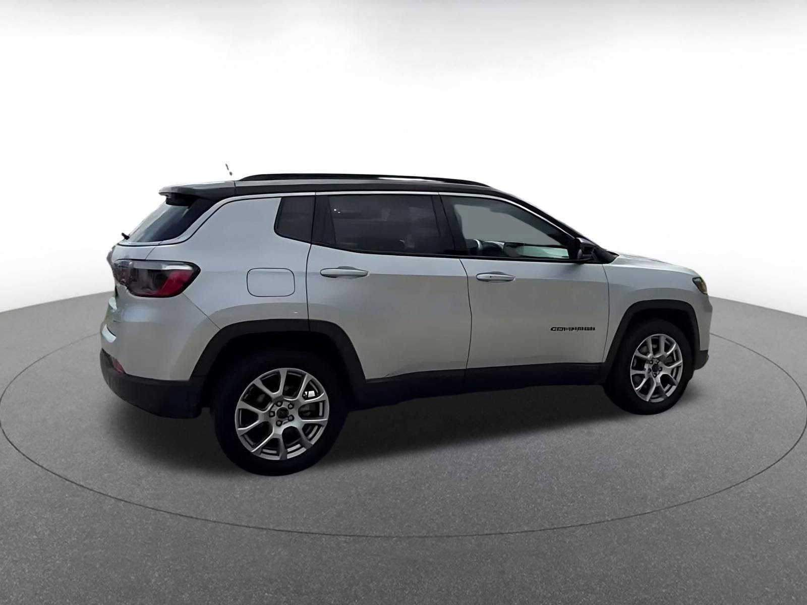 Used 2025 Jeep Compass Limited AWD/4WD image 14