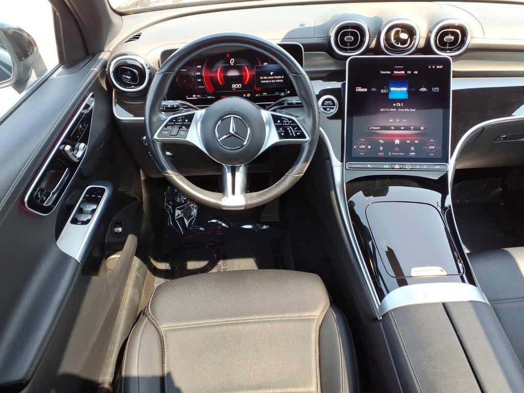 Used 2023 Mercedes-Benz GLC 300 4MATIC image 8