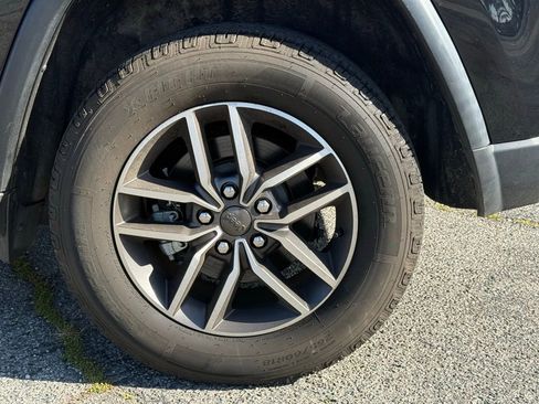 Used 2021 Jeep Grand Cherokee Limited image 14