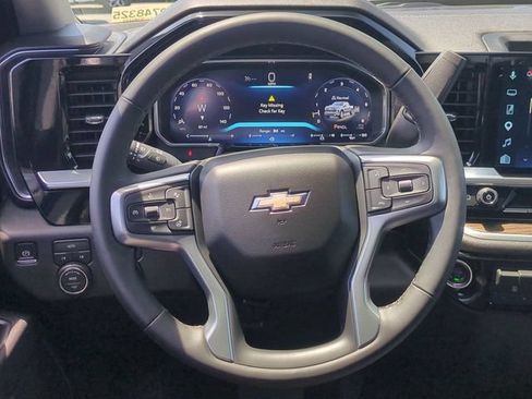 Certified 2026 Chevrolet Silverado 1500 LT AWD/4WD image 11