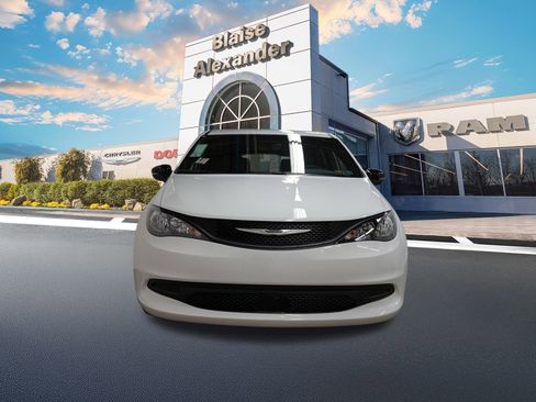 New 2026 Chrysler Voyager LX image 13