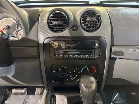 Used 2006 Jeep Liberty Sport AWD/4WD image 13