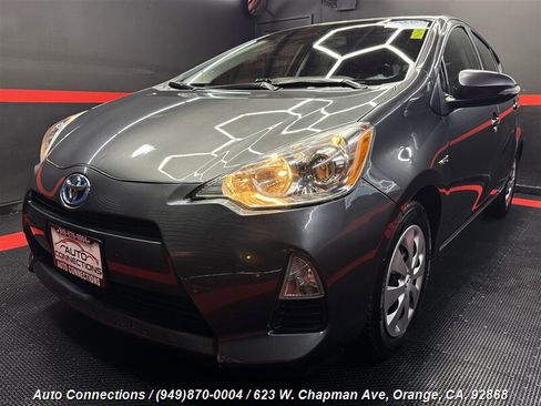 Used 2014 Toyota Prius C Three image 29